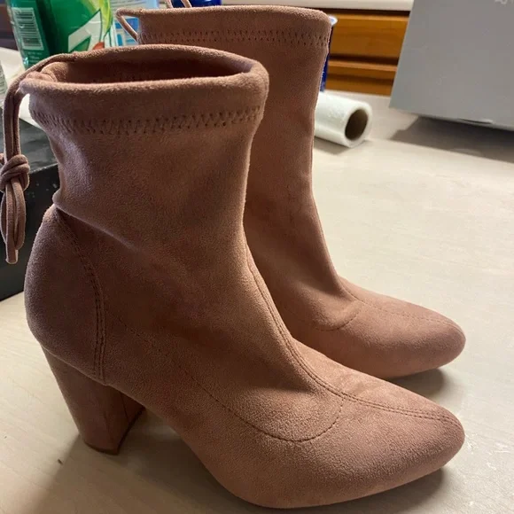 Rose gold heel boots - Picture 2 of 3